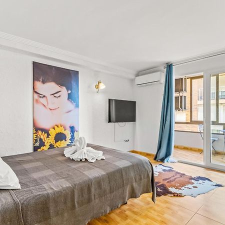 Unique Apartahotel 3-3 Торевиеха Екстериор снимка